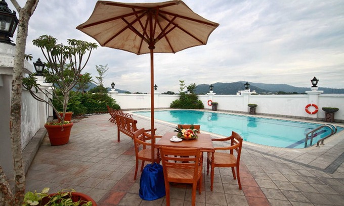 Pegawai Hotel | The Katerina Hotel