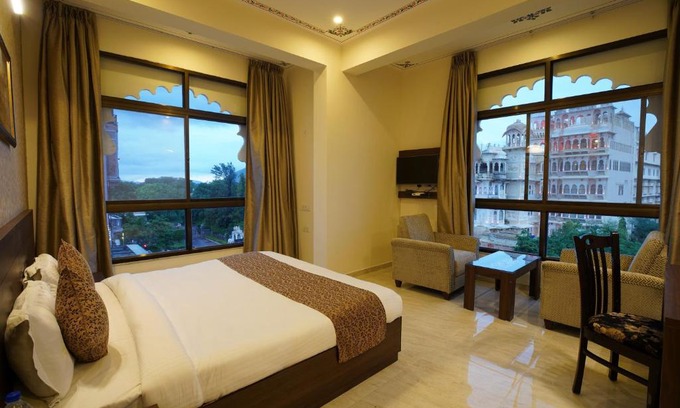 Shavri Colony Hotel | The Lake View Palace