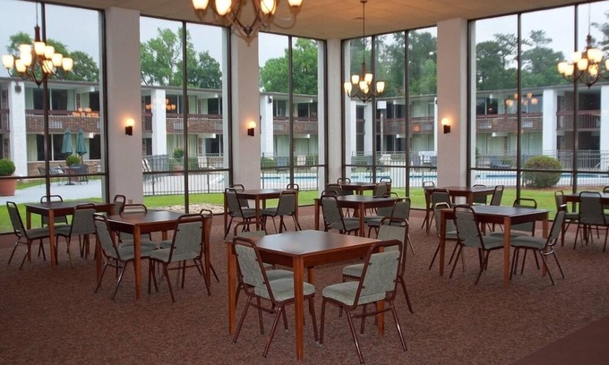 Hartsville Hotel | The Landmark Inn