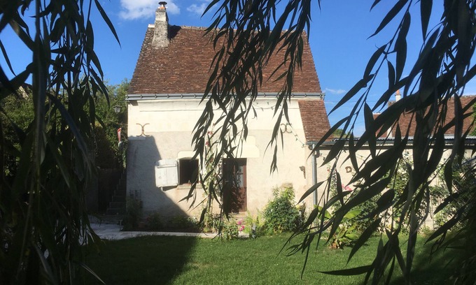 Chambourg-sur-Indre Cabaña | La casita en el jardín de flores