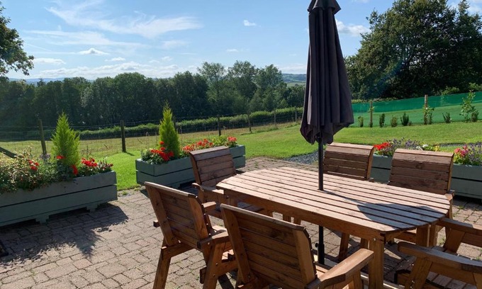 Brecon Casa | The Longhouse, Brecon Beacons (King & Twin)