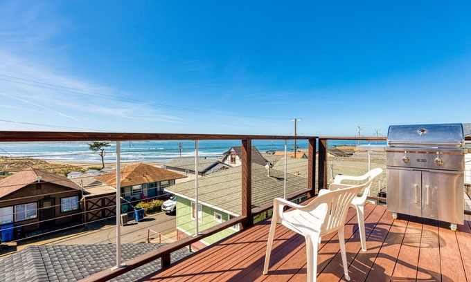 Dillon Beach Cabina | The Lookout~Remodeled Cozy & Charming BeachCabin!Walk to Beach!Views!Dog/WiFi