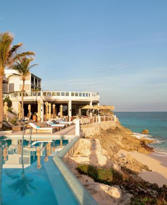 Smith's Hotel | The Loren at Pink Beach