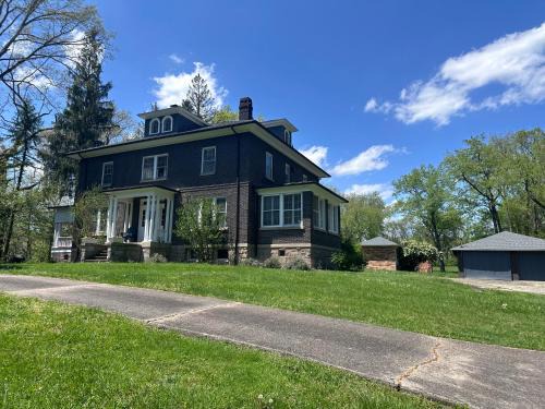 Redstar Casa | The Manor at Glen Jean Meadows