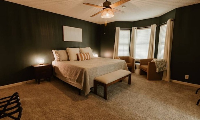 Kingsland Casa | The Modern Georgian - 6 min to I95, 3 Bd-2 Ba