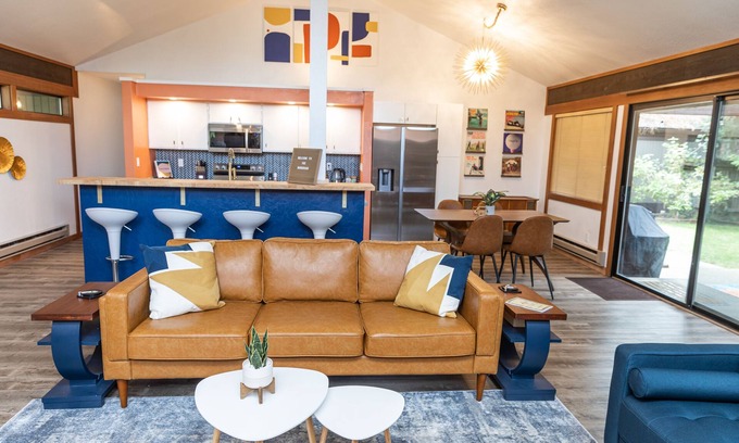 Graeagle Casa | The Mondrian Hole in One - An MCM Townhome in a Quiet Golf Course Community