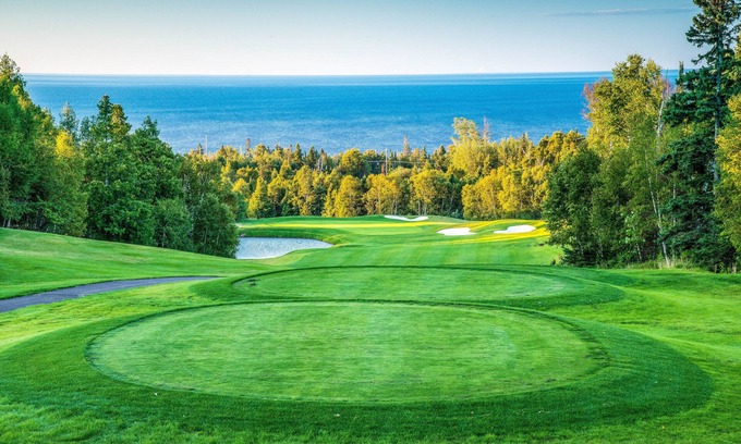 Lutsen Hotel | The Mountain Inn at Lutsen