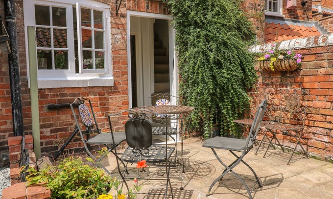 Newark Cabaña | The Old Sweet Shop