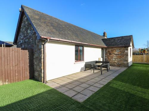 Draethen Casa | The Old Well Bungalow - Ty Mawr Farm