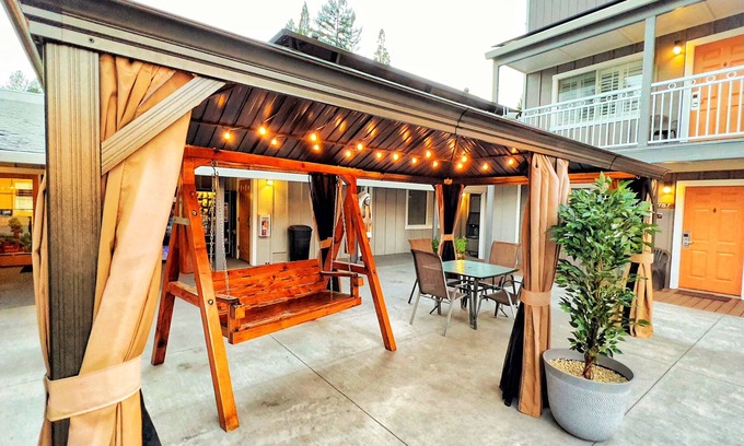 Willits Hotel | The Old West Inn