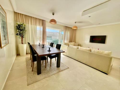 Mnar Apartamento | The Open Sky Loft - 2 BR Beach Views