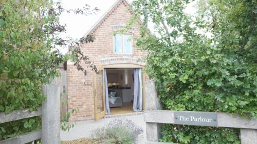 Whitney-on-Wye Casa | The Parlour