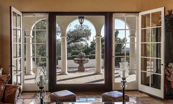 North Arroyo Casa | The Patrician Hollywood Universal