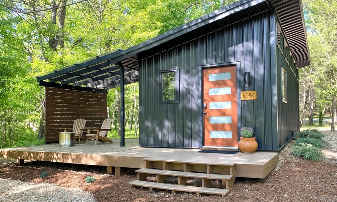 Noel Cabina | The Patsy at High Bank – Cozy Elk Riverfront Tiny Cabin in Scenic Noel, MO