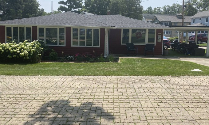 Delavan Lake Cabaña | The Peace of Mind Ranch Cottage