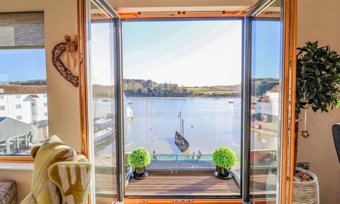 Martlesham Heath Cabaña | The Penthouse