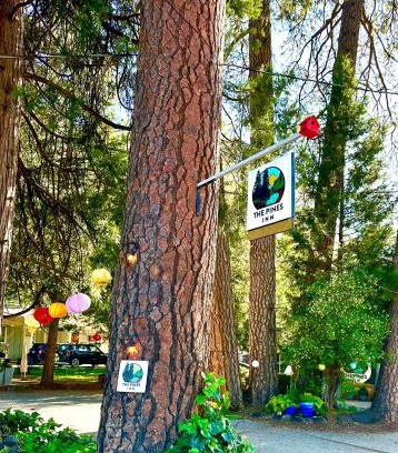 Grass Valley Hotel | The Pines Inn and Cottages