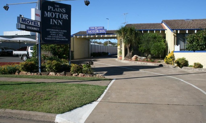 Gunnedah Hotel | The Plains Motor Inn