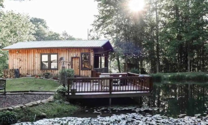 Flag Pond Cabina | The Pond House - Separate Location-No Pets - Glamping Retro