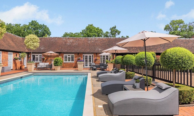 Guildford Cabaña | The Pool House - UK49372