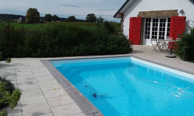 Gurmencon Chalet De Esquí | The Porte d'Aspe barns at the entrance to the Vallée d'Aspe