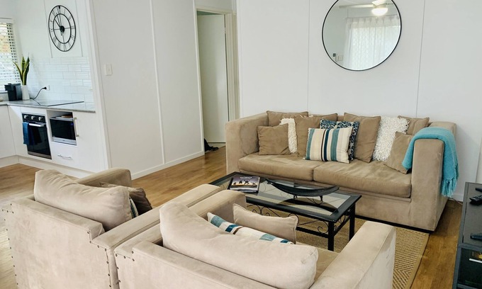 The Range Apartamento | ‘The Range Retreat’ 2 brm unit near Mater, schools & gardens