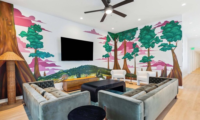 Faubourg Lafayette Apartamento | The Revelry| Bayou Escape | 9 bd 5 ba w/Pool near FQ