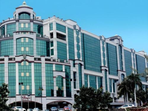 Gadong Hotel | The Rizqun International Hotel