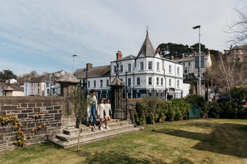 Westleigh Hotel | The Royal Hotel