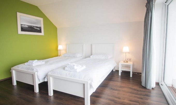 Bowmore Casa | The Saddlers House - the best price per bed