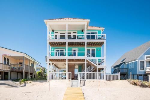 Oak Island Casa | The Salty Dog by Oak Island Accommodations