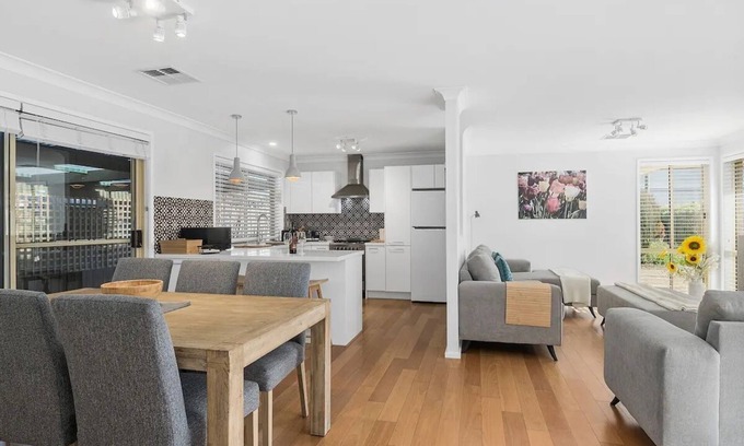 Moss Vale Casa | The Scotty House - EV and pet friendly