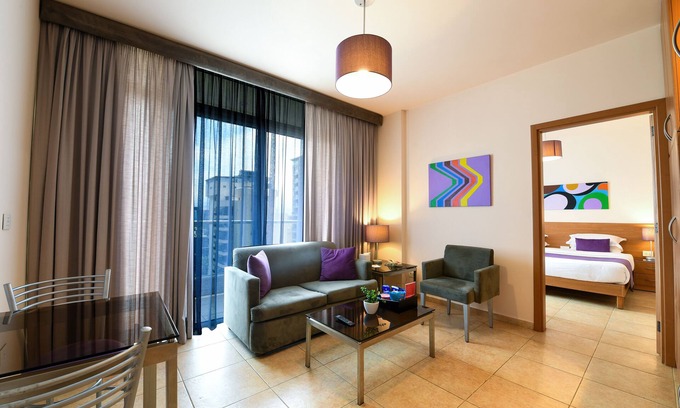 Beirut Apartamento | The Smallville Xpress Hotel