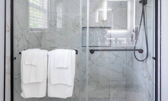 Pittsburgh Casa | The Spot -Peaceful renovated 3-bedroom Retreat in the Heart of Atlanta AC/Wi-Fi!