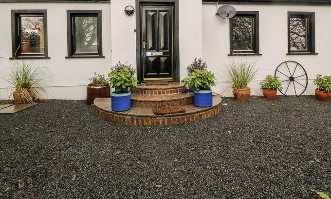 Stoneykirk Cabaña | THE STABLES, family friendly, with a garden in Sandhead