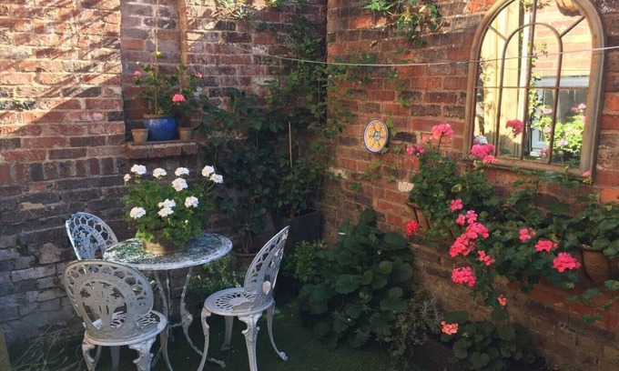 Royal Tunbridge Wells Cabaña | Los establos cerca de los Pantiles con patio jardín