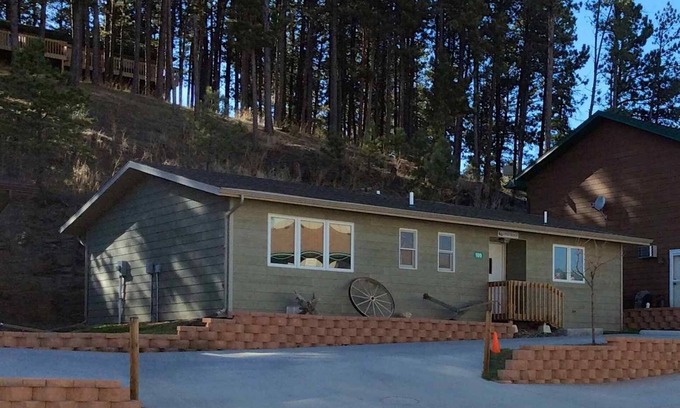 Hill City Casa | The Stony Ridge is a 3 bedroom/2 bath home located in the town of Hill City!