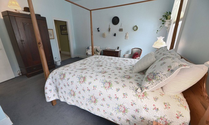 Canandaigua Cama Y Desayuno | The Susan B.-Habitacion Doble-King-Baño privado con ducha