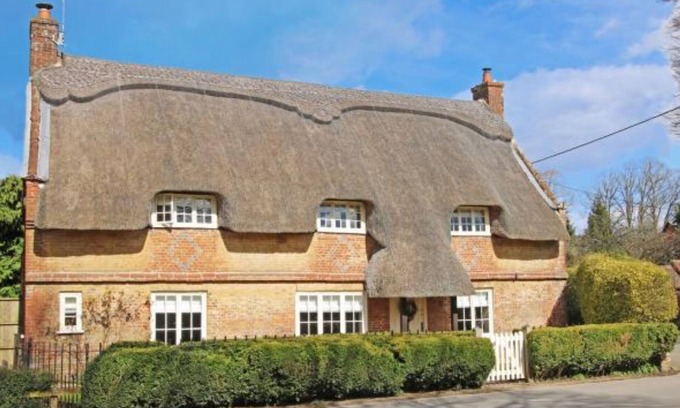 Cranborne Cabaña | La cabaña con techo de paja Cranborne