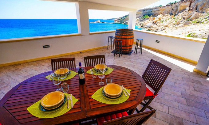 Augusta Casa | The Tri Scogghi