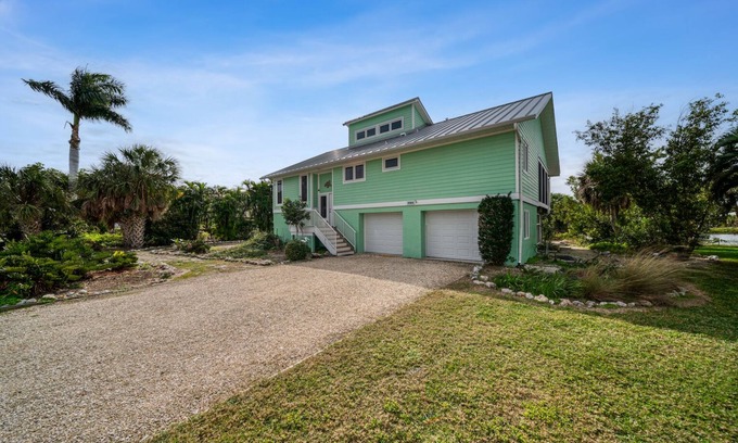 East Rocks Casa | The Turtle Nest: Charming Pool Home in East Rocks!