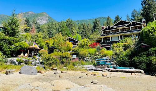 Tuwanek Cabina | The Tuwanek Hotel and Spa