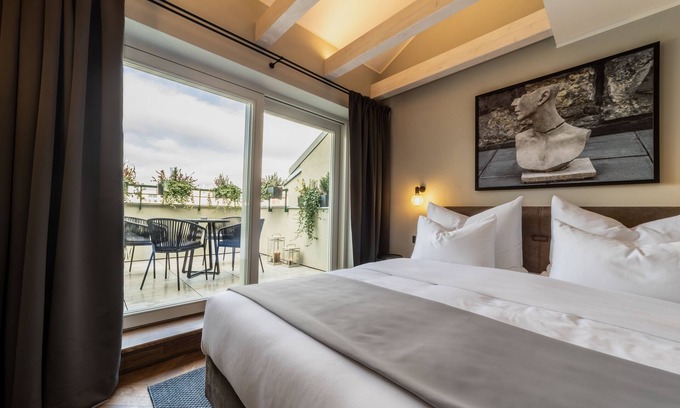 Karlin Hotel | The Viaduct Suites & More