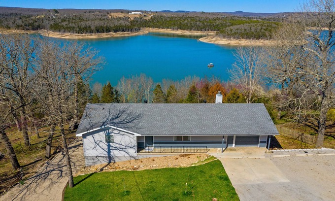 Lakeview Casa | The View on Bull Shoals Lake!