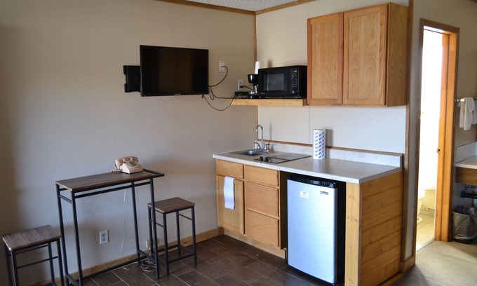 Challis Hotel | The Village Inn Motel and Restaurant