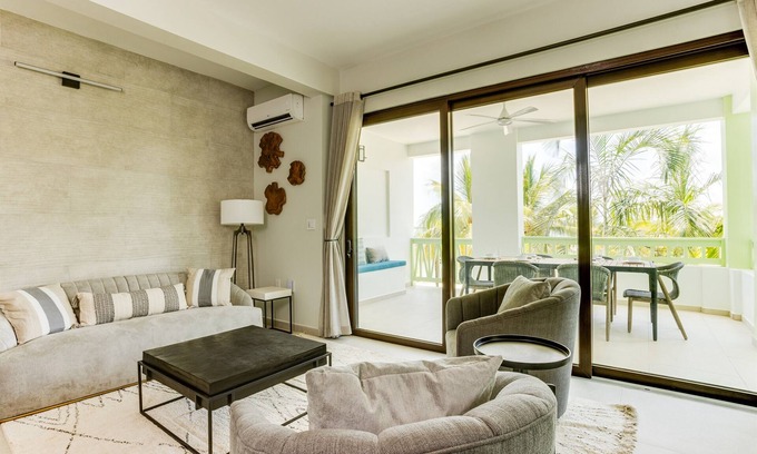 Cocoplum Condominio | The Villas at Cocoplum 'Whale Shark' Apartment 121