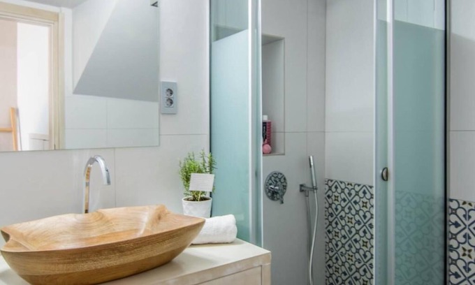 Mochlos Apartamento | The Wave House | Seafront Escape in Peaceful Mochlos