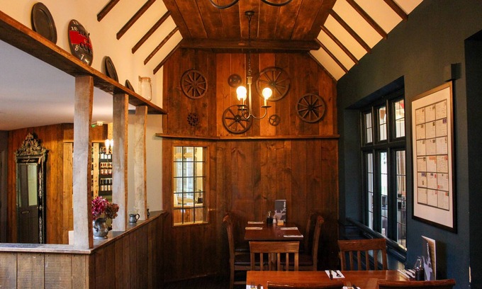 Swindon Hotel | The White Hart