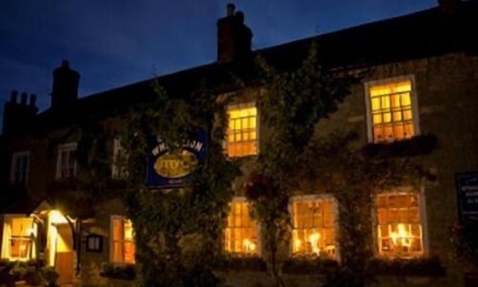 Zeals Hotel | The White Lion Inn