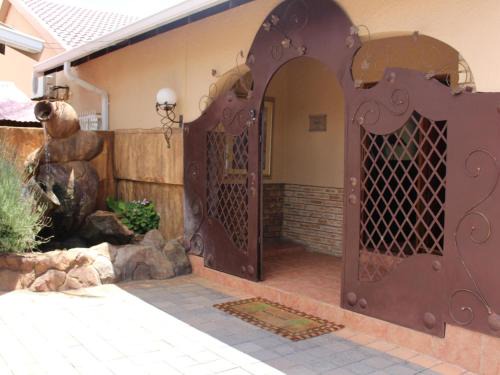Klerksdorp Casa | The Willow Tree Guesthouse